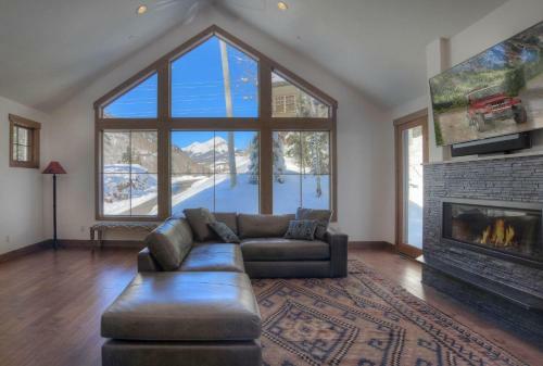 20 Vermillion Drive