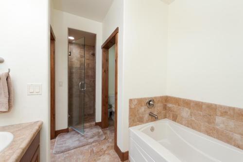 Peregrine Point 205