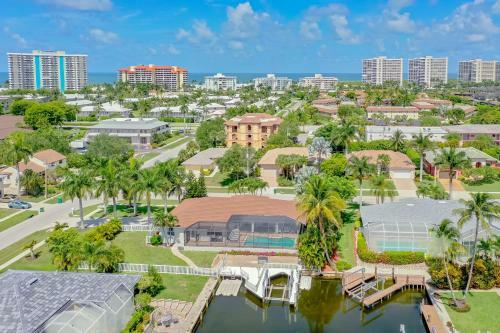 "cast-away" House I Immaculate 4 Bed Waterfront Home
