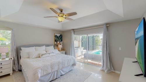 "cast-away" House I Immaculate 4 Bed Waterfront Home