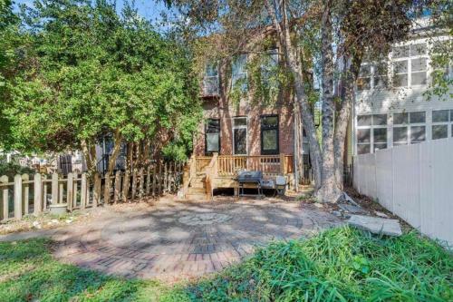 Huge Victorian Home In Historic Lafayette Square