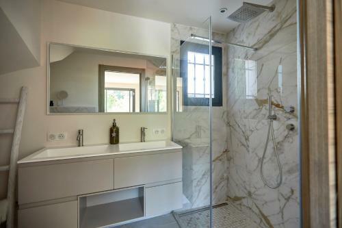 Modern Villa 4 Beds With Swimming Pool