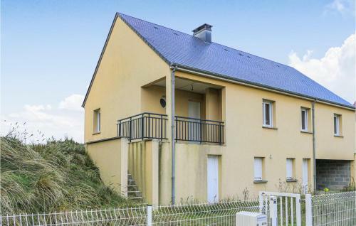 Awesome Home In Pirou-plage With 3 Bedrooms