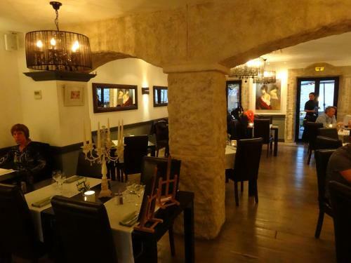 Luxury Villa With Shared Pool, Air Con, Wifi, Tv