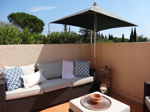 Luxury Villa With Shared Pool, Air Con, Wifi, Tv