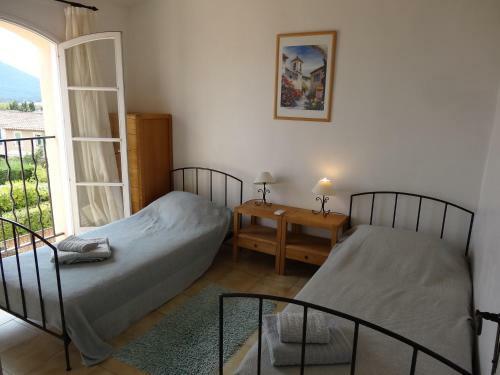 Luxury Villa With Shared Pool, Air Con, Wifi, Tv