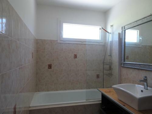 Comfortable Bungalow, Pleumeur-bodou, Pink Granite Coast