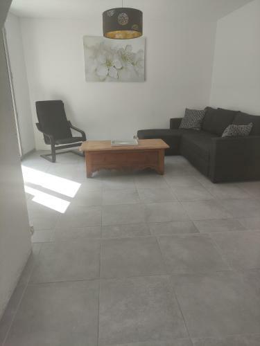 Jolie Maison de Bourg � 1km Des Plages