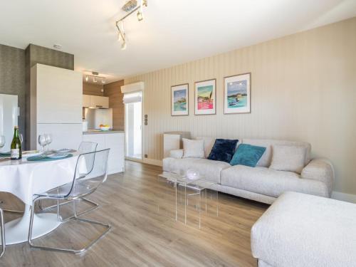 Apartment Parc Saint-cl�ment-3