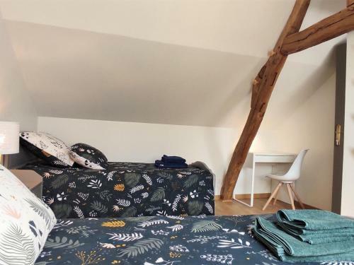 G�te R�m�rangles, 3 Pi�ces, 6 Personnes - Fr-1-526-32