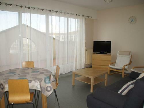 Snug Apartment In Rochefort With Balcony