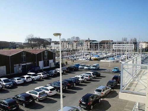 Welcoming Apartment In Rochefort With Balcony