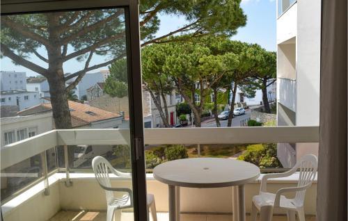 Awesome Apartment In Royan With Wifi
