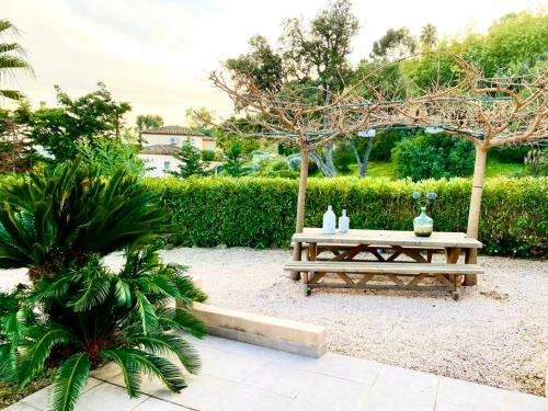 Behagliches Reihenendhaus Mit Sch�ner Terrasse