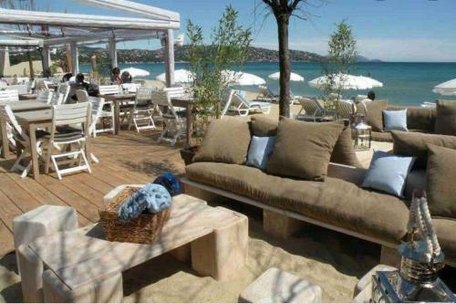 Behagliches Reihenendhaus Mit Sch�ner Terrasse