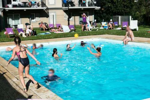 Apartamento Bright Apt For 4 People - Swimming Pool Parking