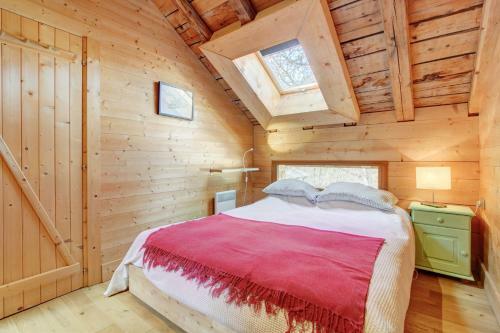 Chalet Sleeping 10 With Large Terrace And Garden.