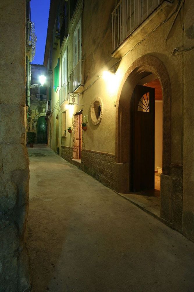 Hostal Donnaciccina Accomodation