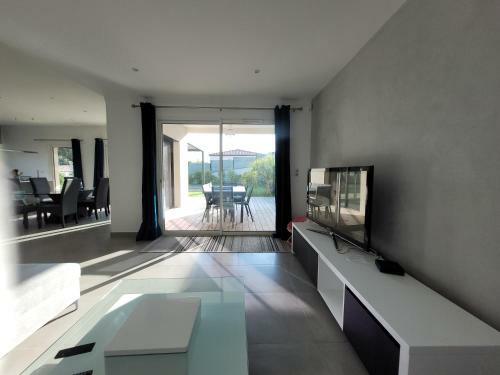 Villa La Garrigue De St Paul Yourhosthelper