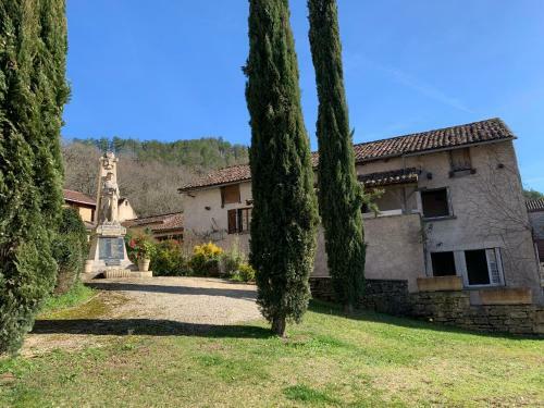 Spacious Apartment In A Charming, Tranquil Village