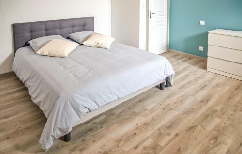 Nice Home In Ussel With Wifi And 4 Bedrooms
