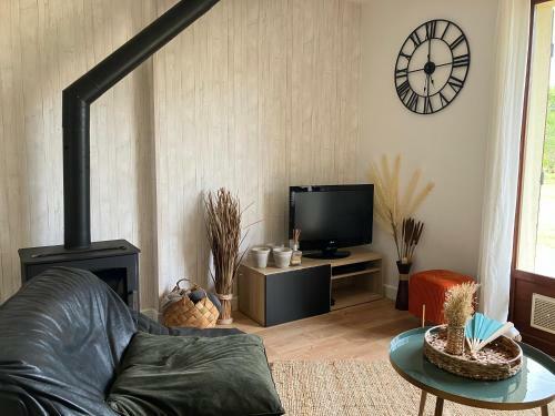 Cottage Proche Lac Et Oc�an Avec Grand Jardin