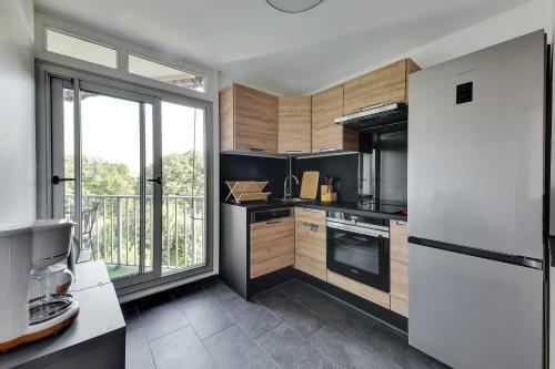 Chic Apart With Parking And Balcony