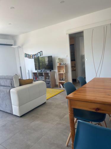 Villa Neuve Climatis�e 4 Couchages Tr�s Bien Arbor�e