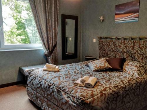 Beautiful Cottage In Carentan Les Marais With Shared Pool