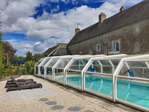Beautiful Cottage In Carentan Les Marais With Shared Pool