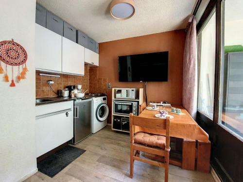 Apartamento Studio Les Menuires, 1 Pi�ce, 2 Personnes - Fr-1-344-1122