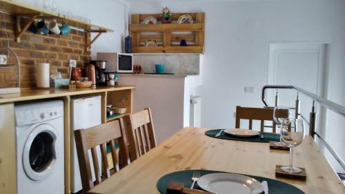 B Apartments - Babel Apartment