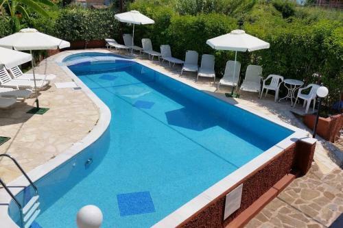 Hotel Nefeli Studios Nydri Main Road