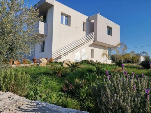Lura Your Experience In Sicily