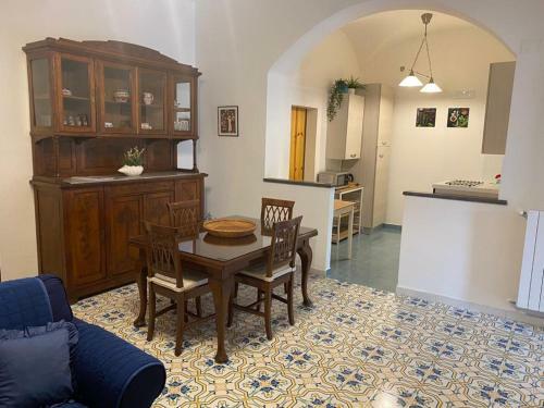 Le Esperidi House