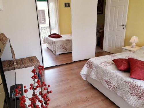 Beach Apartment Raffaello