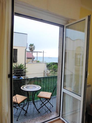 Beach Apartment Raffaello