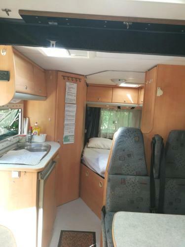 Camping Car Immobile Dans Jardin