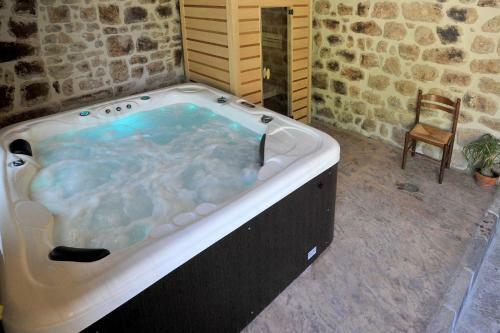 Hostal Chambre Charmante Avec Jacuzzi