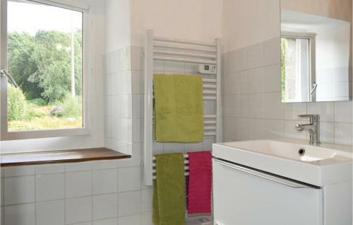 Nice Home In Trezeny W/ 3 Bedrooms
