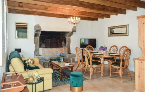 Nice Home In Trezeny W/ 3 Bedrooms