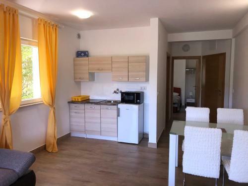 Apartments Chilla ***