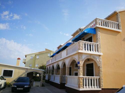 Apartments Davor