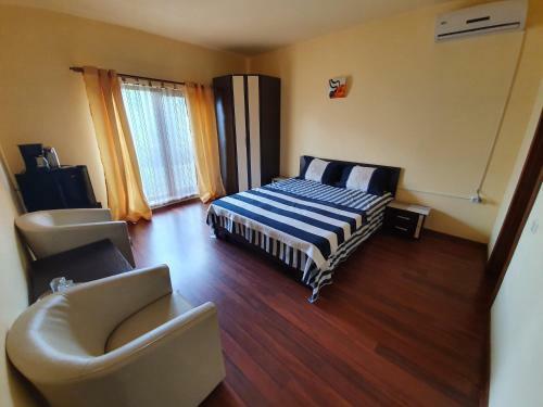 Hostal August Villa