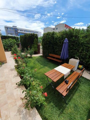 Hostal August Villa