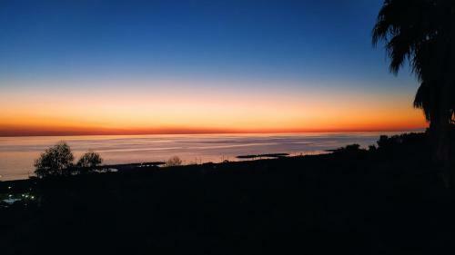 Sunset Lodge