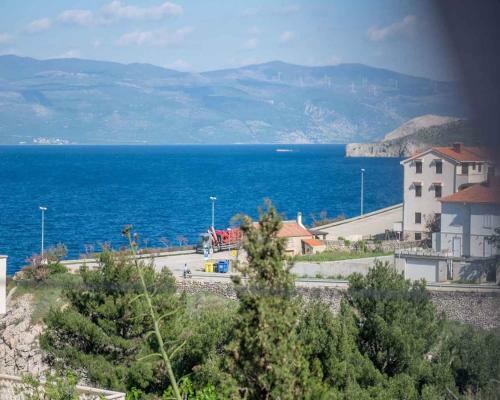 Apartment In Vrbnik/insel Krk 35987