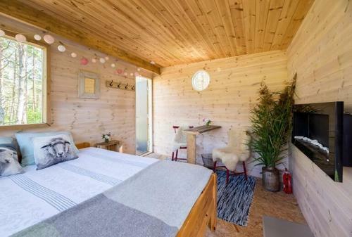 Lodge A Unique Treehouse For Two