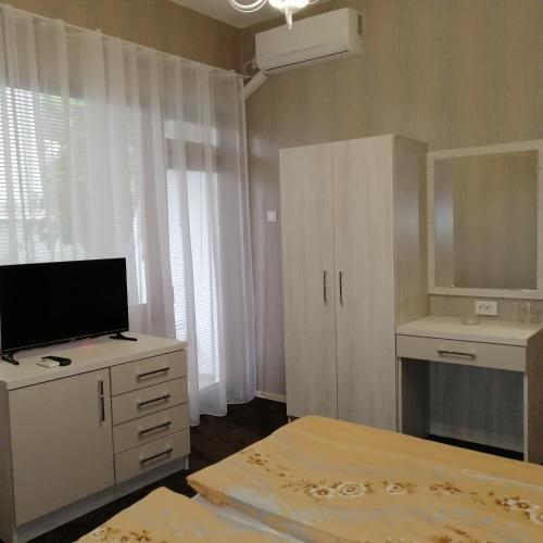 Hostal ????????