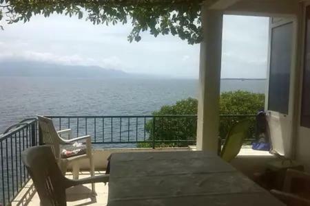 Drvenik, Apartman 1m From Sea